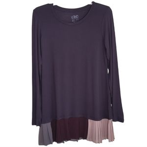 LOGO Lori Goldstein Gray  Long sleeve soft knit scoopneck with pleated hem sz XS